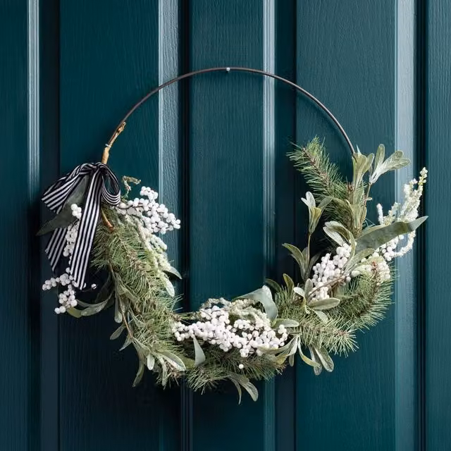 Scottish Everlastings Ltd Round Christmas Wreath with Eucalyptus Leaves and Striped Bow in Green, White and Black, Diameter: 55 cm