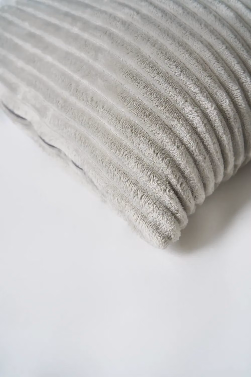 BHS Luxury Ribbon Velvet Cushion in Silver, W/D/H: 45 x 45 x 45 cm – 4