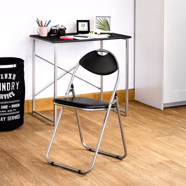 Harbour Housewares Pack of 2 Padded Folding Chairs in Black and Silver
