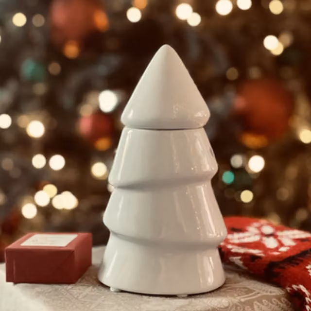 The Wax Leaf Candle Co Scandi Tree Minimalist Christmas Ceramic Wax Burner in Grey and White