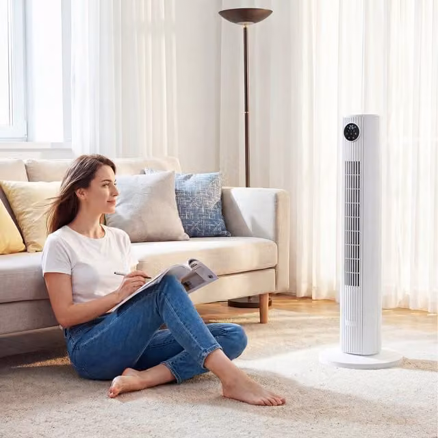 HOMCOM White Tower Fan with Auto Mode