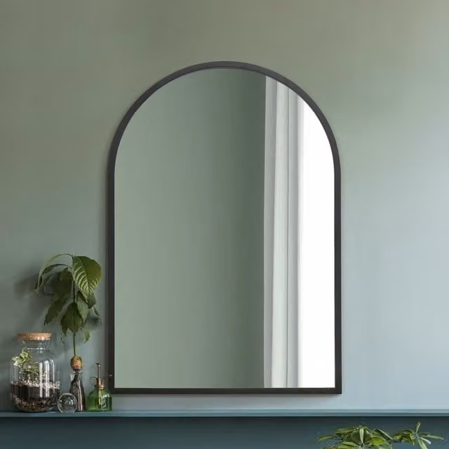 MirrorOutlet The Arcus Modern Metal Framed Arched Wall Mirror in Black, Width: 100 cm