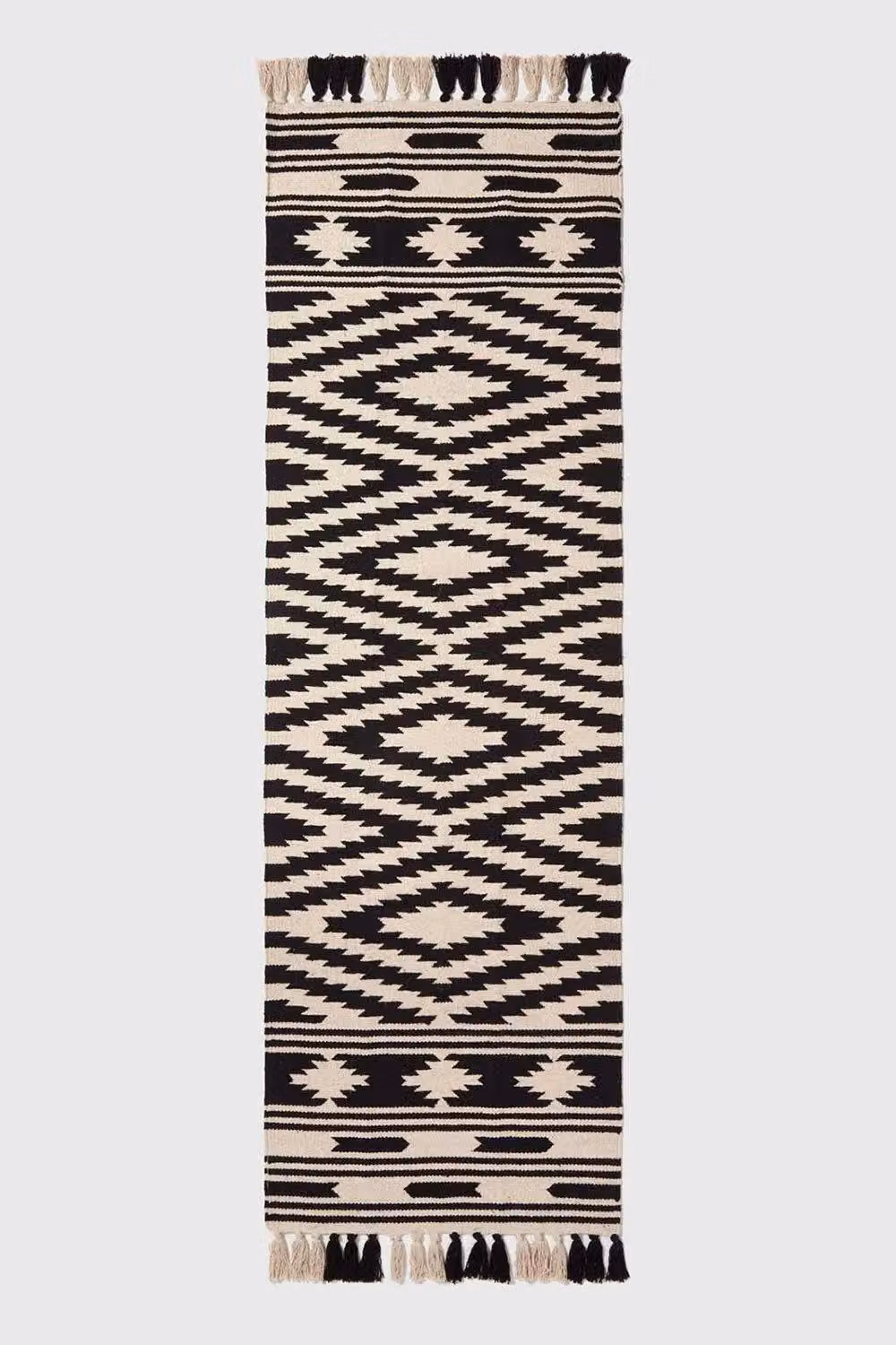 Homescapes Dinan Handwoven Cotton Kilim Rug Runner in White and Black, W: 66 cm, L: 200 cm – 2