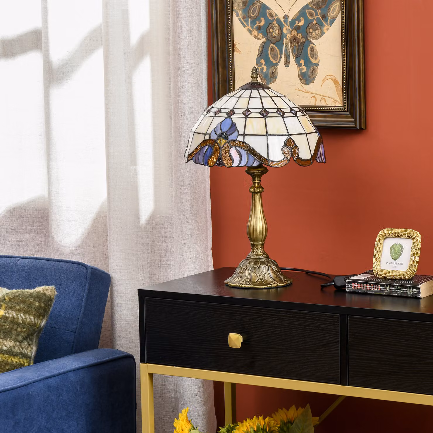 HOMCOM Antique Stained Glass Table Lamp in Multicolour – 7