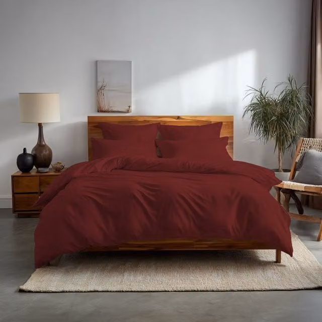 Home Sweet Home UK Plain Dyed Polycotton Duvet Cover and Pillowcase Set in Wine, Super King