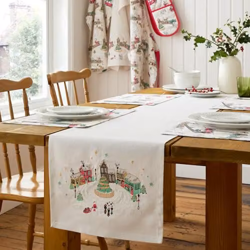 Catherine Lansfield Christmas Town Cotton Dining Placemats, 4 Pack, Beige/Sand/Multicolour, W: 30 cm, D: 46 cm – 2