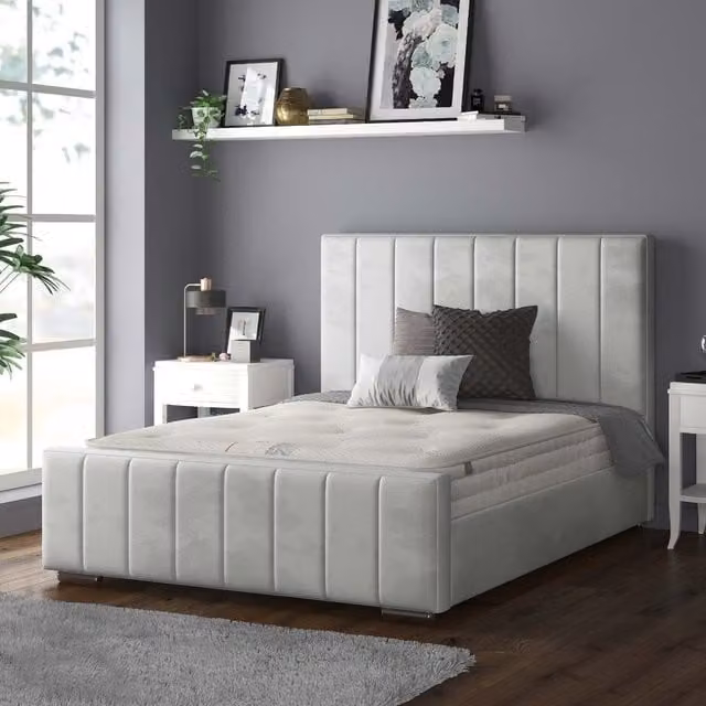 IH Design Modern Upholstered Striped Plush Velvet Bed Frame in Silver, W: 140 cm, L: 200 cm