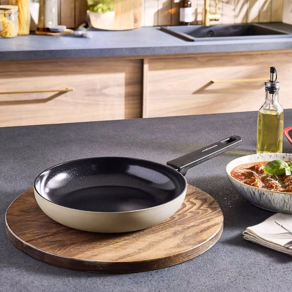 Morphy Richards Ceramic Frying Pan in Beige, Diameter: 24 cm – 9