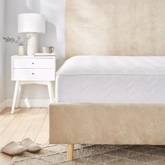 Starlight Beds Hargreave Flynn Deluxe Hybrid Mattress in White, W/D/H: 200 x 180 x cm