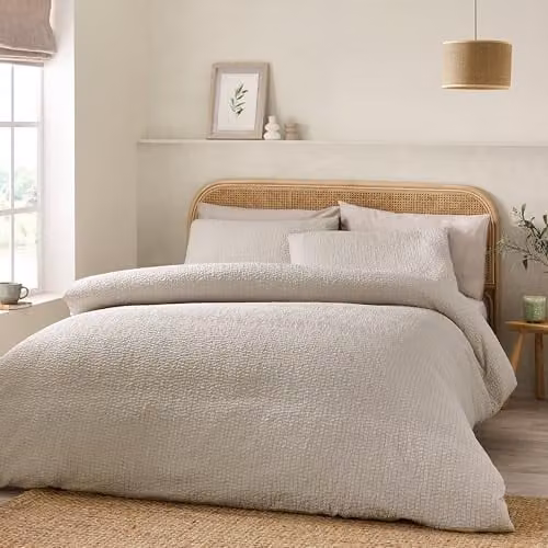 Catherine Lansfield Crinkle Seersucker Duvet Cover and Pillowcase Set in Beige, W/D/H: 200 x 200 cm and 50 x 75 cm