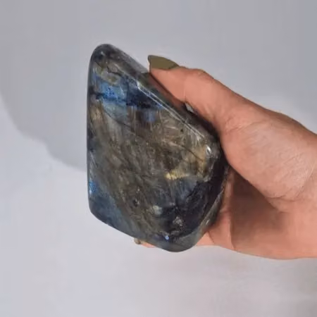 KDMD Madagascar Labradorite Large Polished Stone with Blue Green and Gold Iridescent Flash, 550-750g – 2