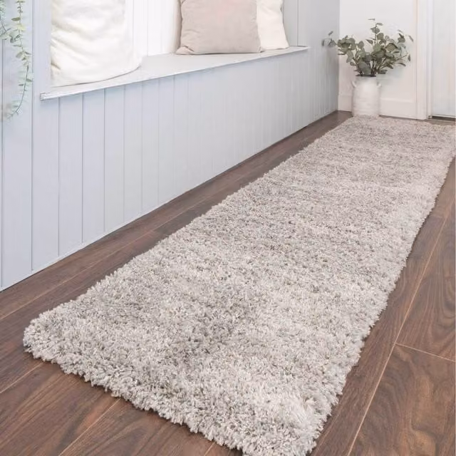 The Rug House Super Soft Silver Shaggy Living Area Rug in Grey, W: 240 cm, D: 60 cm