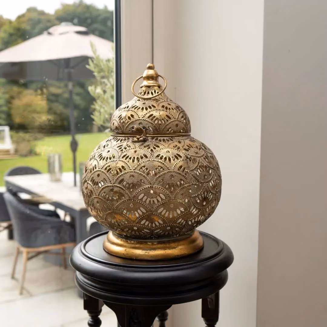 Madison & Mayfair Small Gold Lantern with Intricate Detailing, W/D/H: 25.5 x 25.5 x 33.0 cm – 3