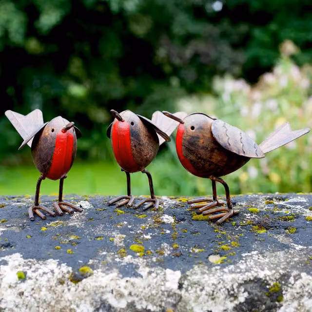 Ascalon Set of 3 Red Rustic Metal Robin Bird Garden Ornaments