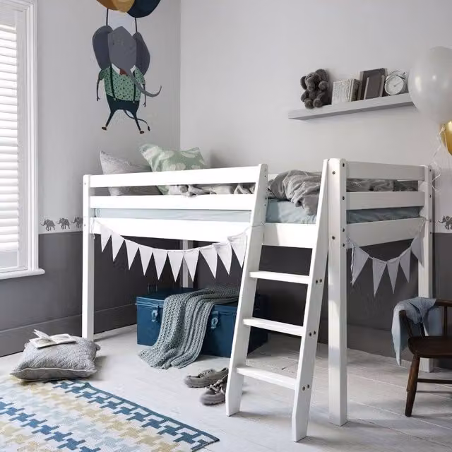 Nöa and Nani Ontario Cabin Bed Midsleeper Shorty in White Solid Pine Wood