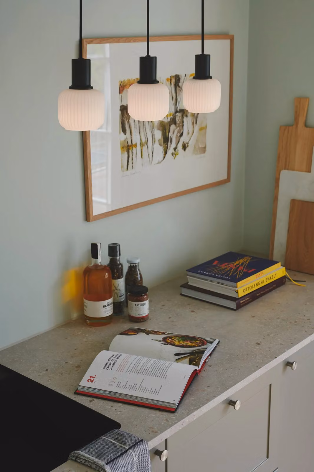 Nordlux Milford Modern Suspended Pendant Light in Black Glass and Metal with E14 Base – 2