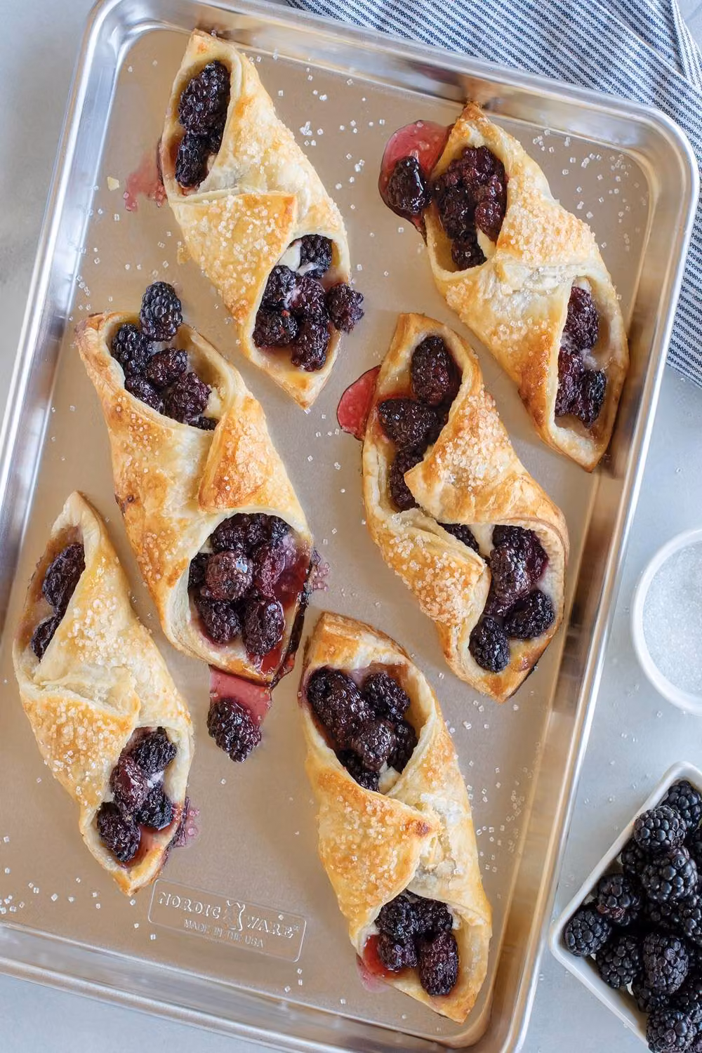 Nordic Ware Naturals Silver Aluminium Baking Sheet, W/D/H: 38.42 x 26.67 x 2.54 cm – 4