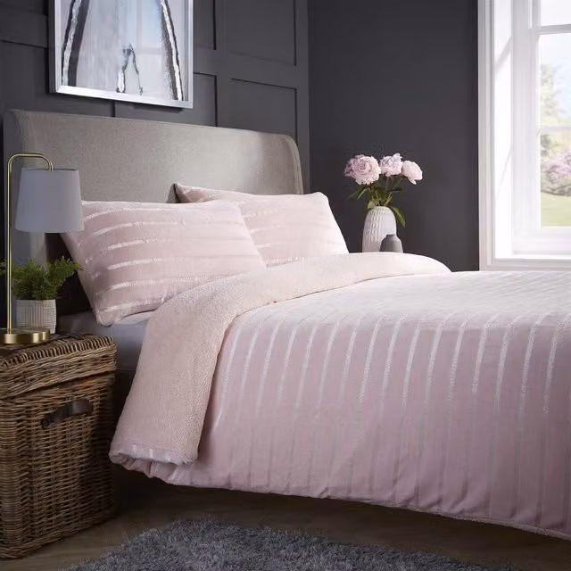 NewEdgeBlinds Reversible Pink Striped Animal Fleece Duvet Set, W: 140 cm, L: 200 cm