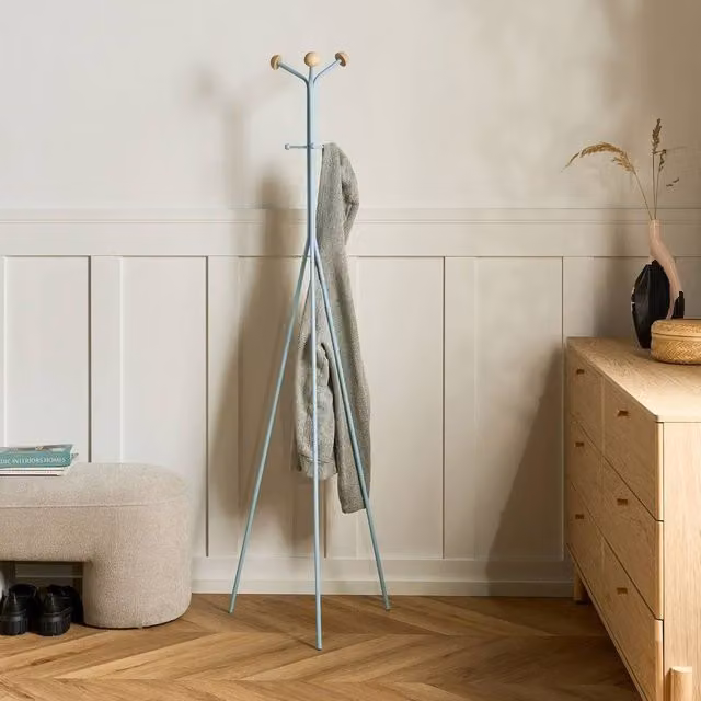Wyld and Coco Coastline Coat Rack in Light Blue with 6 Hooks and Wood Accents, Height: 176 cm