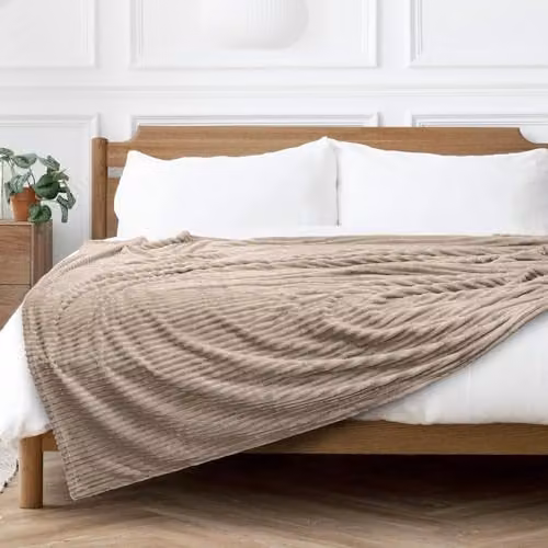 HOMES-LINEN Chunky Ribbed Faux Fur Velvet Touch Blanket, Beige, W: 200 cm, D: 240 cm – 3