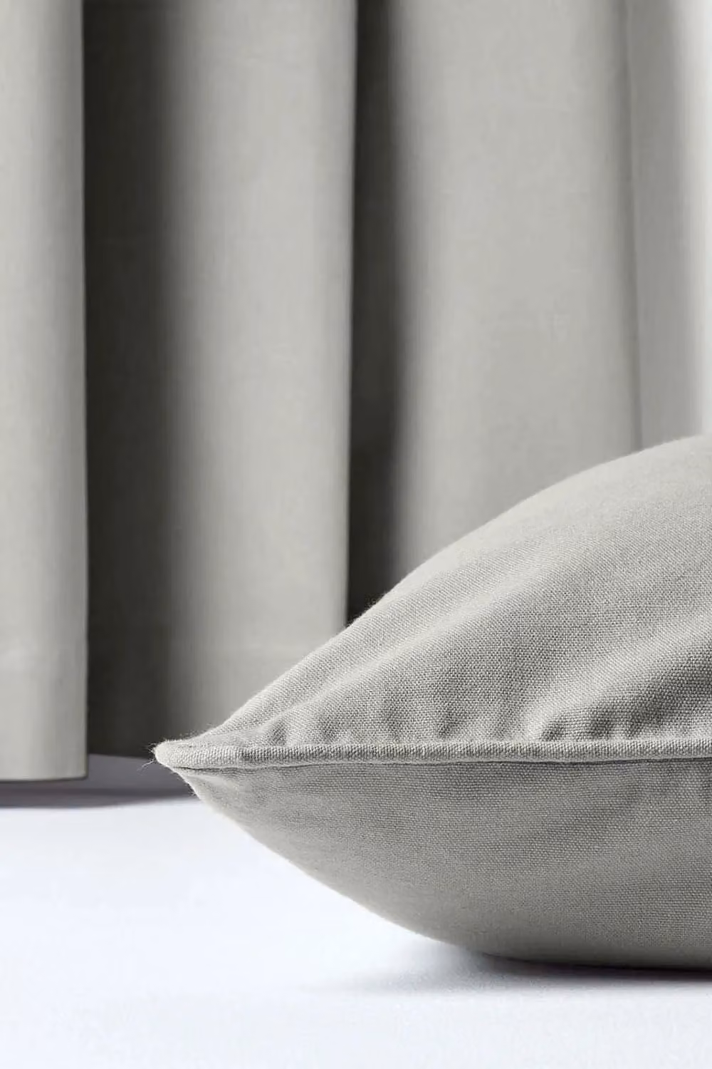 Homescapes Plain Cotton Square Cushion Cover in Grey, W/D/H: 30 x 30 x 30 cm – 4