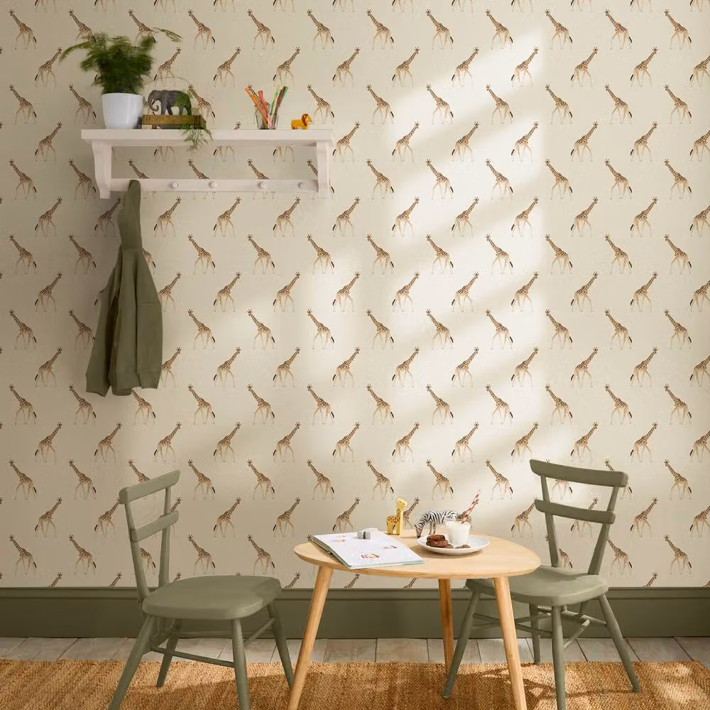 Sophie Allport Giraffe Off-White Animal Print Wallpaper in White, Width: 52 cm – 2