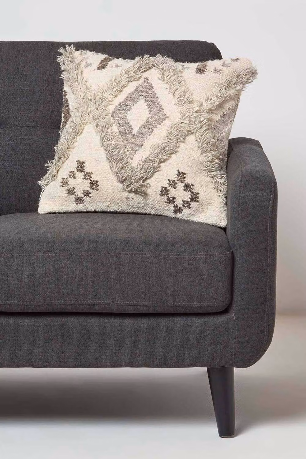 Homescapes Alta Handwoven Tufted Kilim Cushion in Beige, Cotton and Wool, W/D/H: 45 x 45 x 45 cm – 2