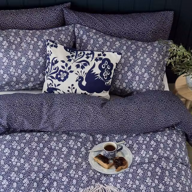 Burleigh x Bedeck of Belfast Calico Double Duvet Cover and Pillowcase Set, Blue Floral Cotton Percale – 1