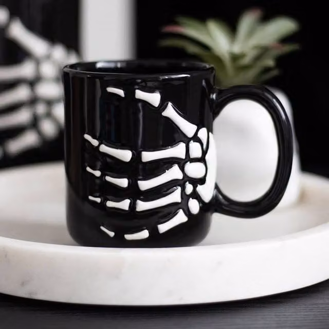 Uniqueful Skeleton Hand Ceramic Mug in Black, 350 ml – 1