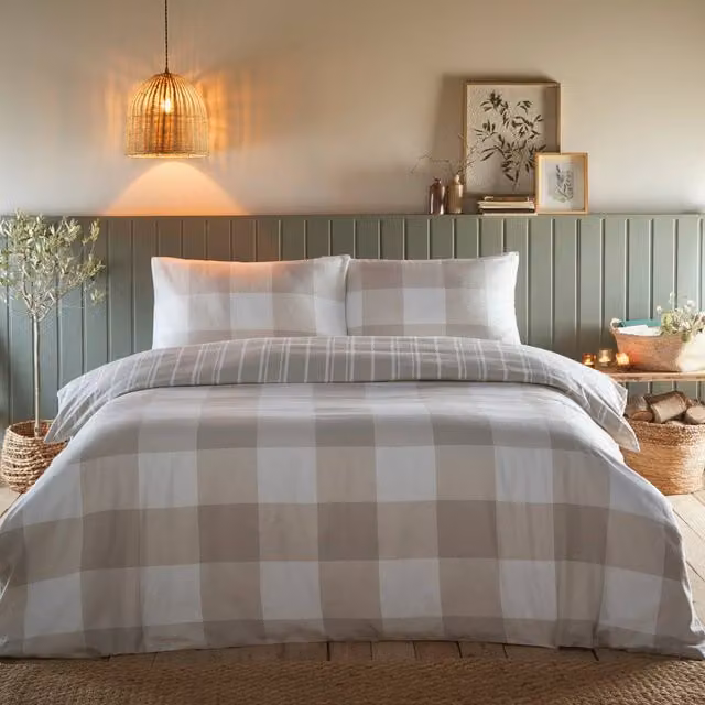 Portfolio Home Glenmore Check Reversible Brushed Cotton Flannelette Duvet Cover and Pillowcase Set in Beige, W/D/H: 138 x 200 cm and 50 x 75 cm
