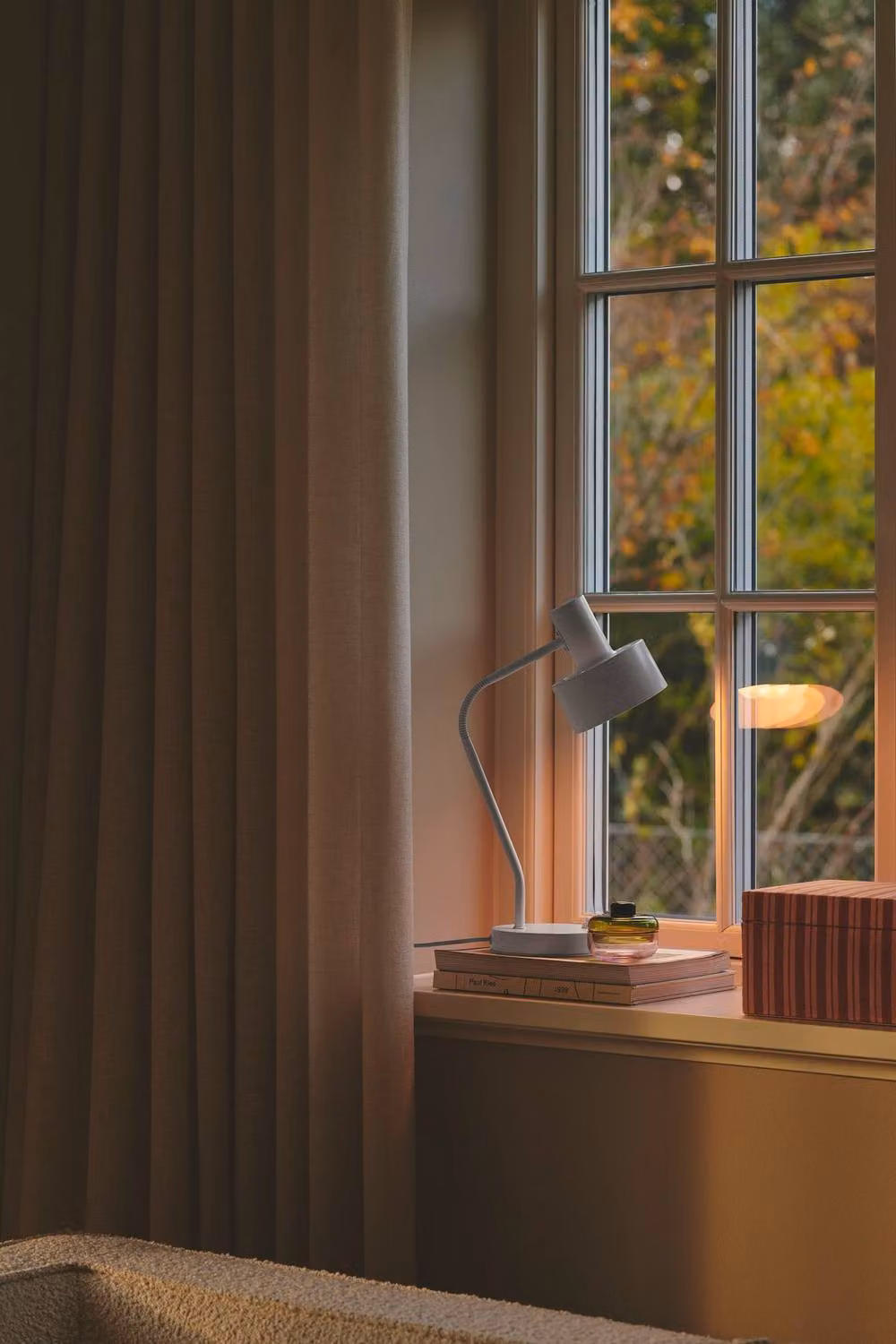 Nordlux Matis White Metal Table Lamp with Adjustable E27 Bulb Holder – 2