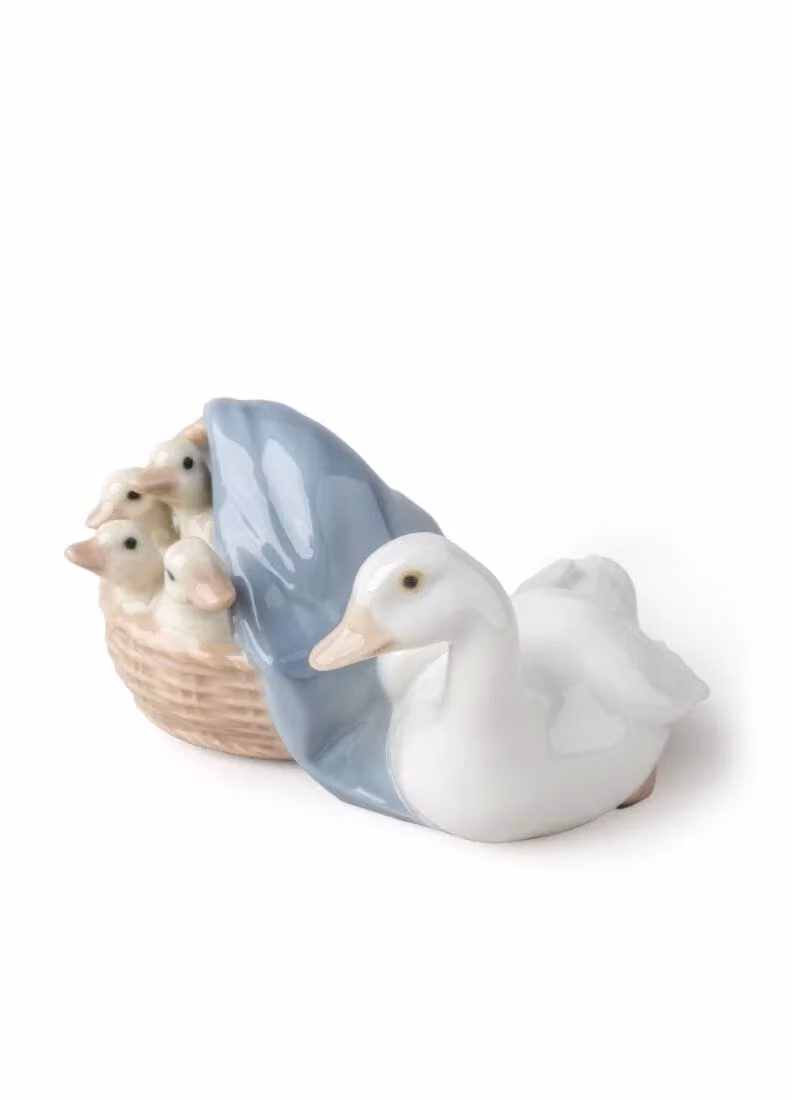 Lladró White Porcelain Ducklings Figurine