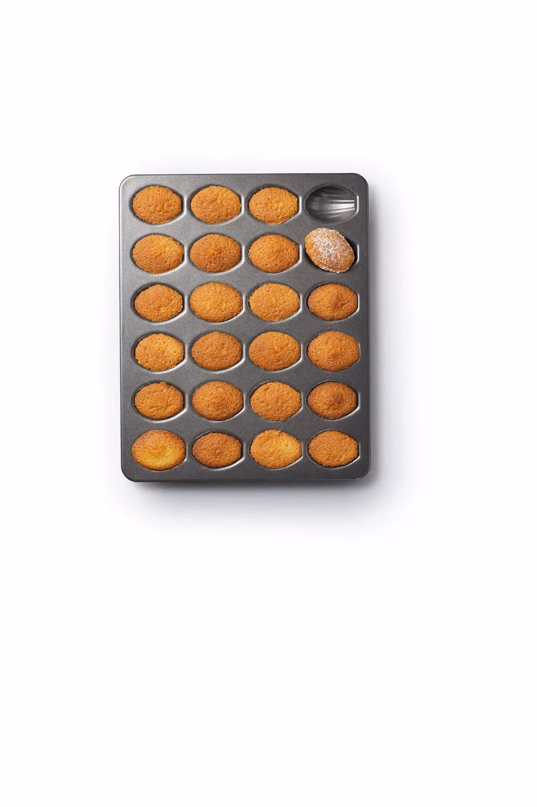 MasterClass Non-Stick 24 Hole Mini Madeleine Tray in Black, Carbon Steel, 27 x 21 cm – 4