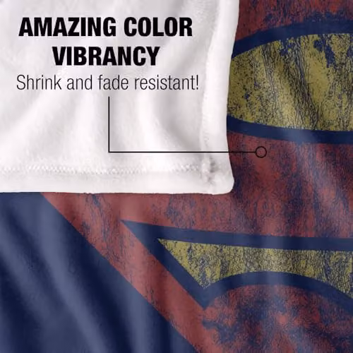 Warner Bros. Superman Logo Vintage Silky Touch Super Soft Fleece Throw Blanket, Multicolour, W: 127 cm x D: 152 cm – 3