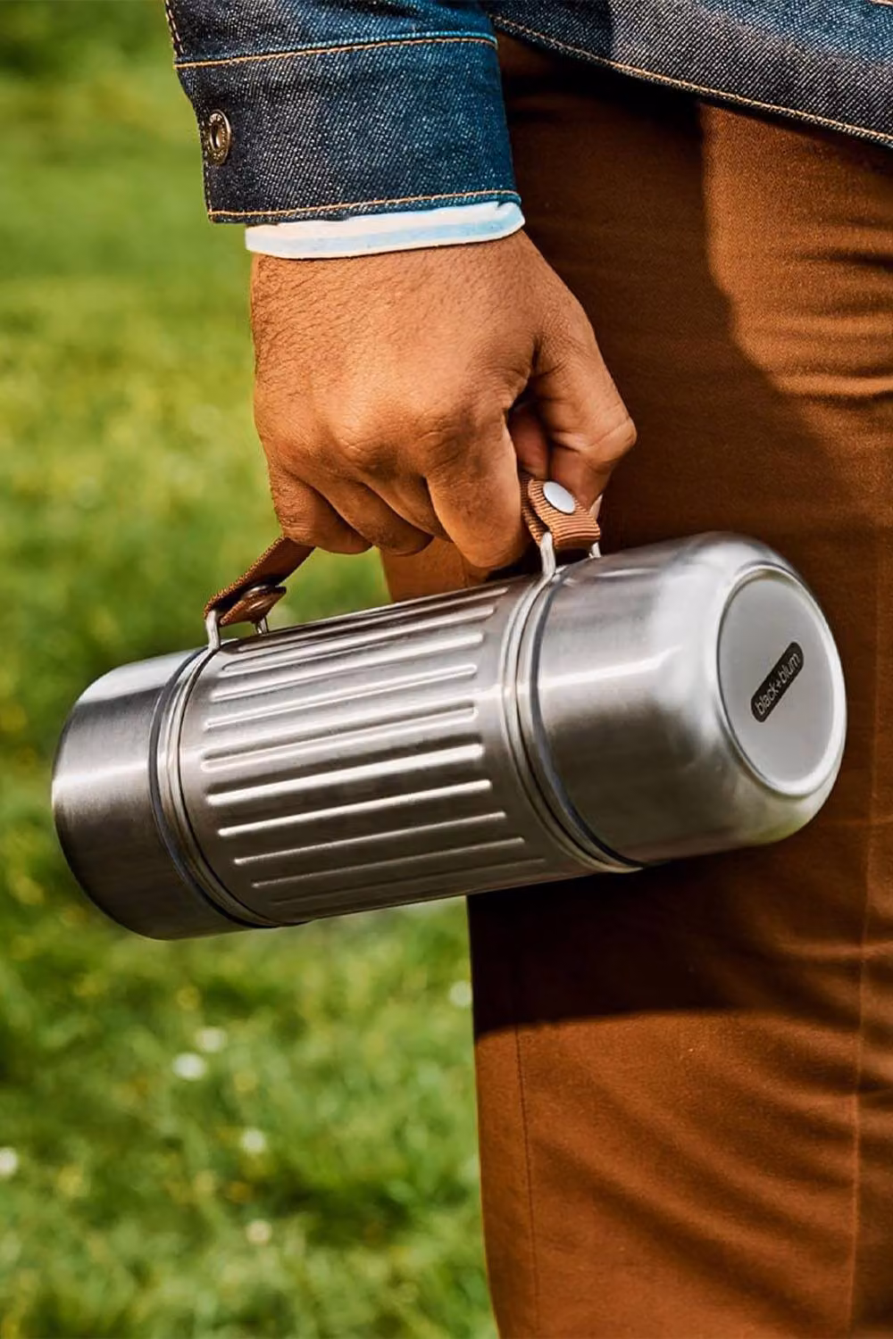 Black + Blum Explorer Insulated Flask Duo, 1 l, Silver and Black, Stainless Steel, Vacuum Insulated and Leakproof – 3