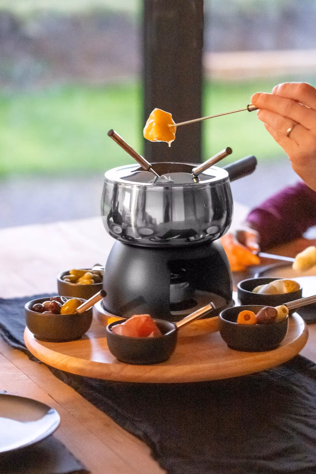Artesa Six Person Party Fondue Set in Silver – 4
