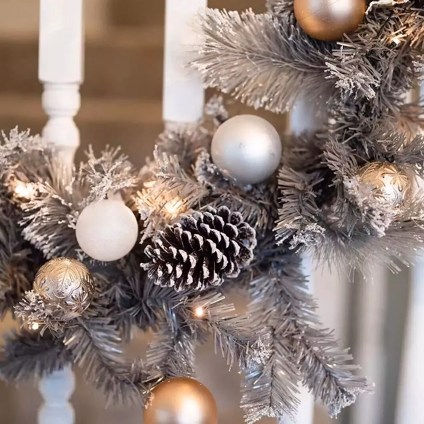 Marco Paul 6ft Artificial Frosted Christmas Garland with Pinecones in Green – 5