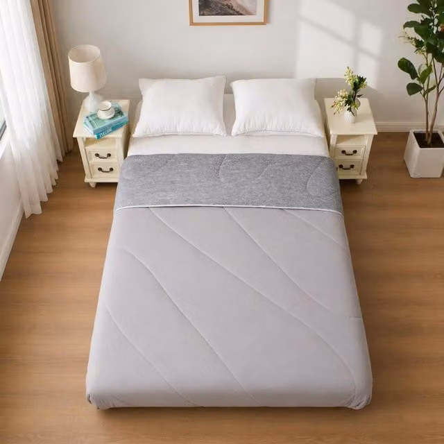 Dyzi Grey Cooling Summer Comforter, Breathable and Allergy-Friendly Lightweight Quilt