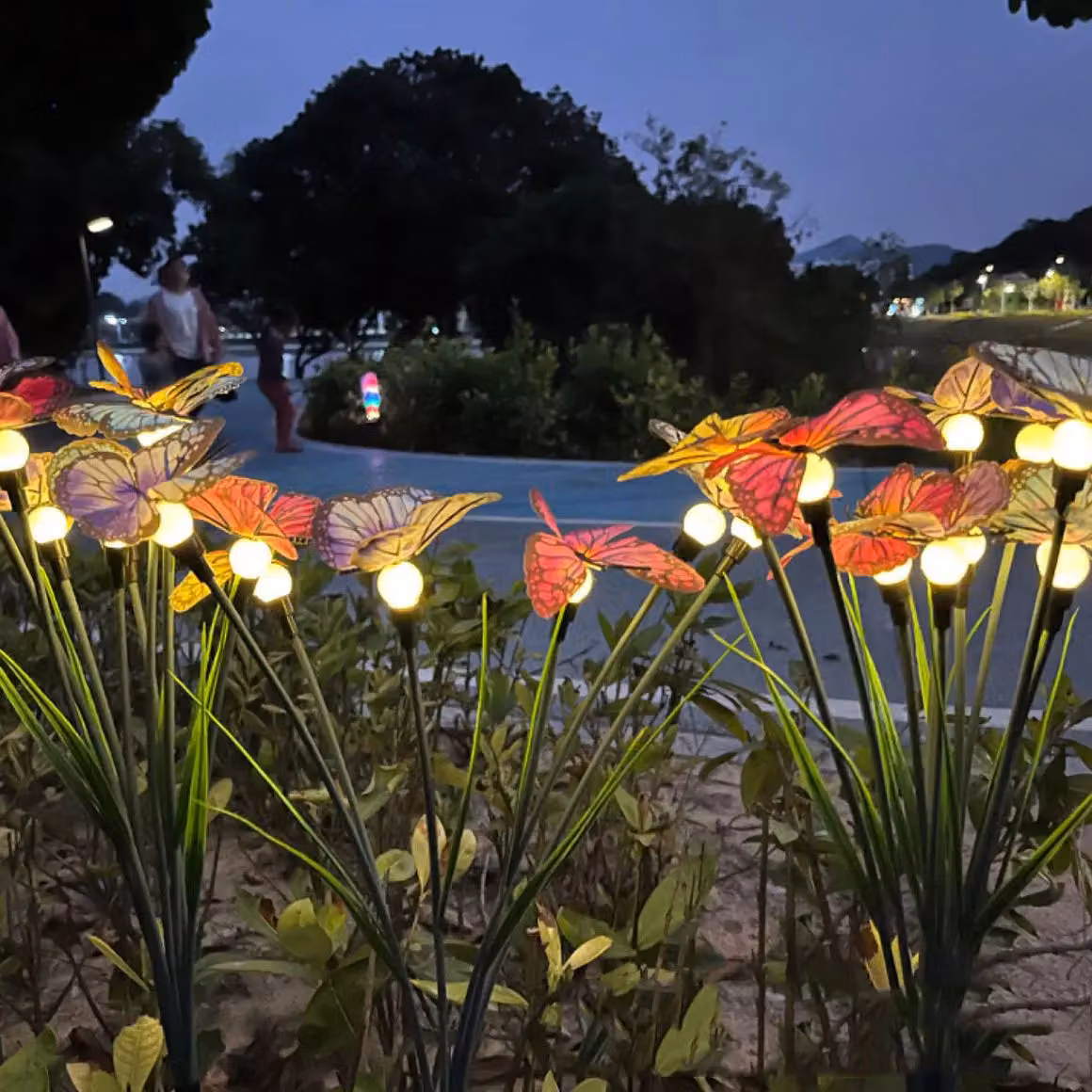 Leaper Solar Powered Waterproof Simulated Silk Cloth Butterfly Decorative LED Outdoor Garden Lamp in Black – 2