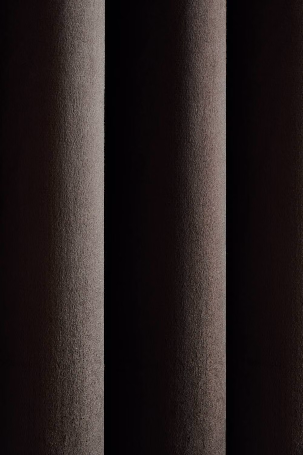 Catherine Lansfield Super Thermal Blackout Matt Velour Eyelet Curtains in Chocolate, Width: 168 cm, Drop: 137 cm – 3