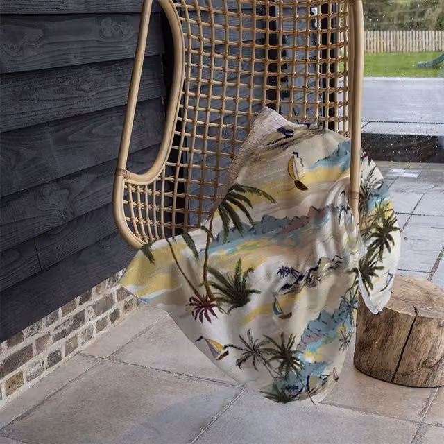 Benjamin Tate Design Palm and Sailboats Fleece Blanket in Yellow, Beige and Multicolour, W/D/H: 120 x 150 cm – 1