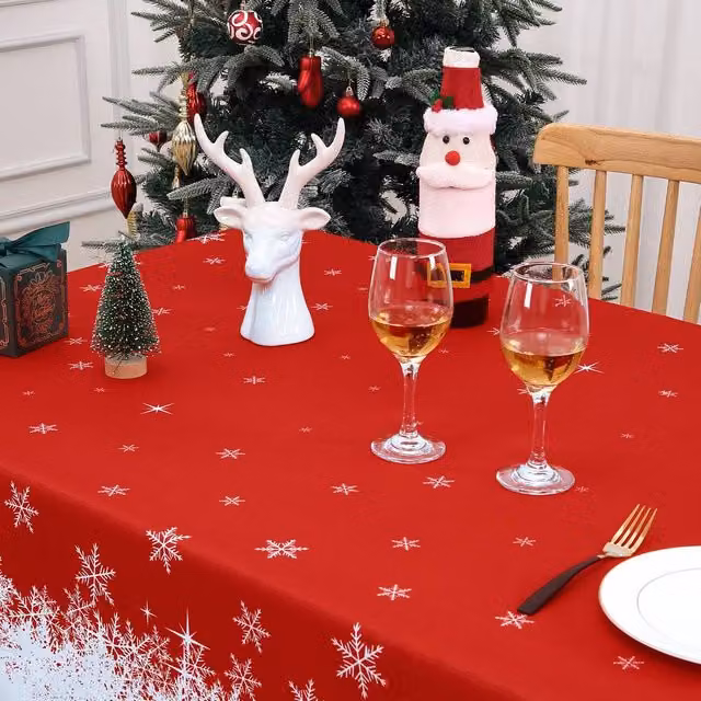 London Boutique 2-Piece Snowflake Christmas Tablecloth Set in Red and White, W: 137.16 cm, D: 200.66 cm