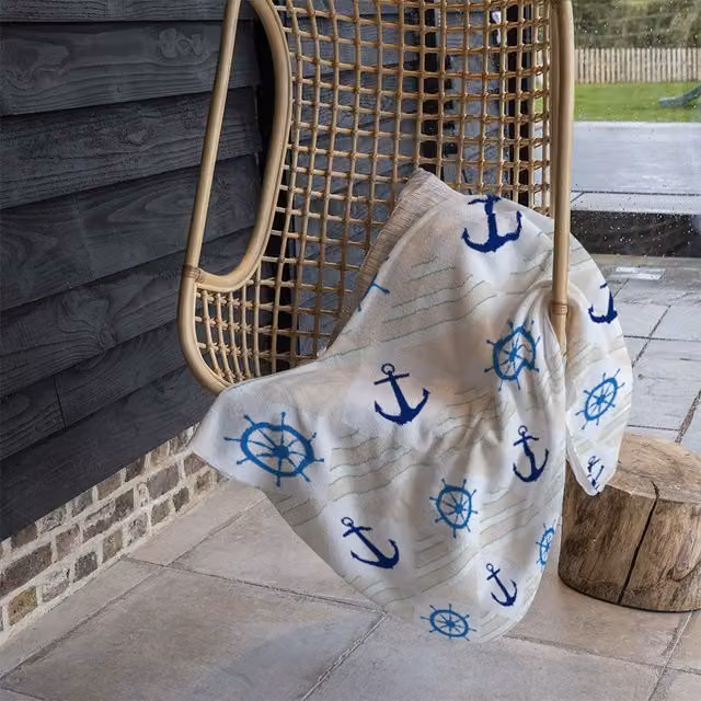Benjamin Tate Design Nautical Elements Striped Fleece Blanket in Blue and Beige, W/D/H: 120 x 150 cm – 1