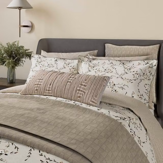 Bedeck of Belfast Rana Super Kingsize Cotton Percale Duvet Cover and Pillowcase Set, Warm Grey and White Floral