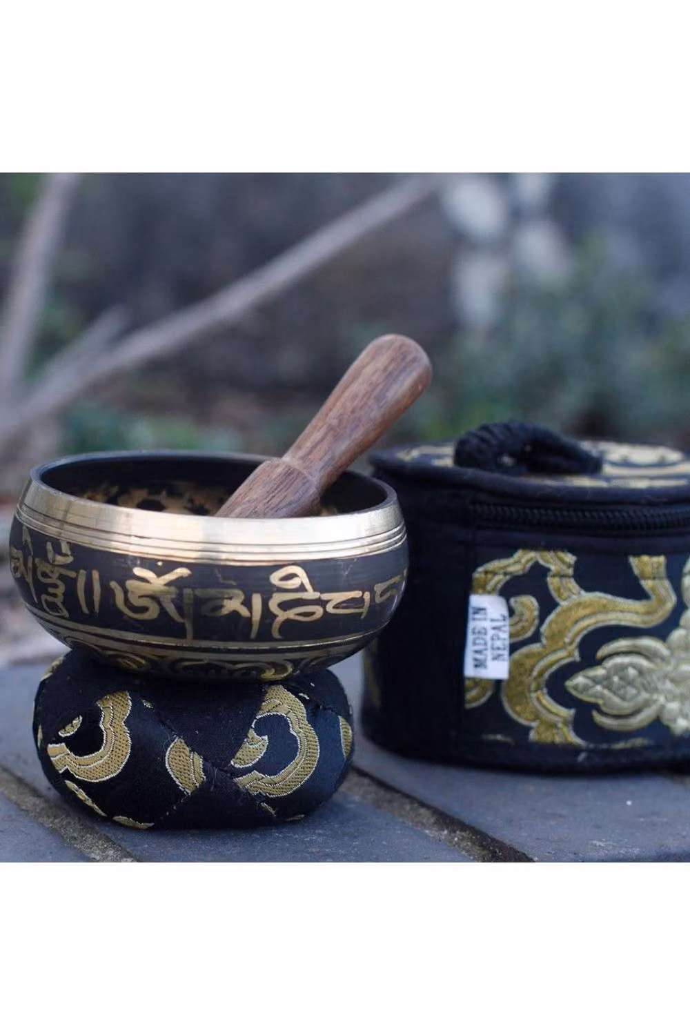KDMD Mini Black Metal Singing Bowl Gift Set with Cushion and Stick – 2