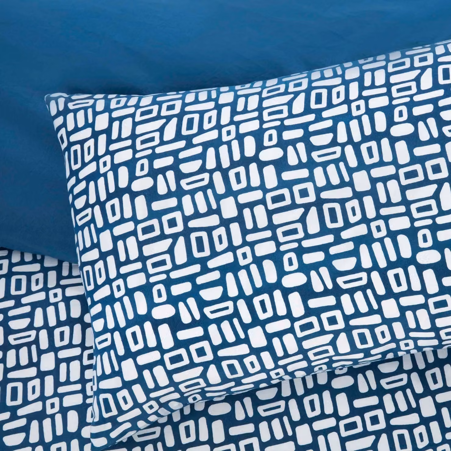 Rapport Home Pebbles Reversible Microfibre Duvet Cover and Pillowcase Set in Blue, W/D/H: 200 x 200 cm – 2