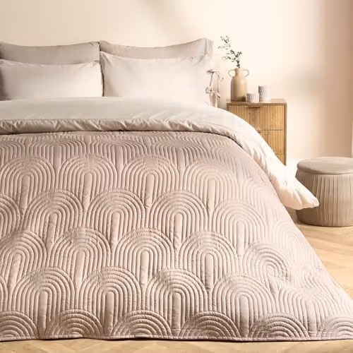 OHS Quilted Geometric Bedspread in Beige, W/D/H: 200 x 240 cm – 1