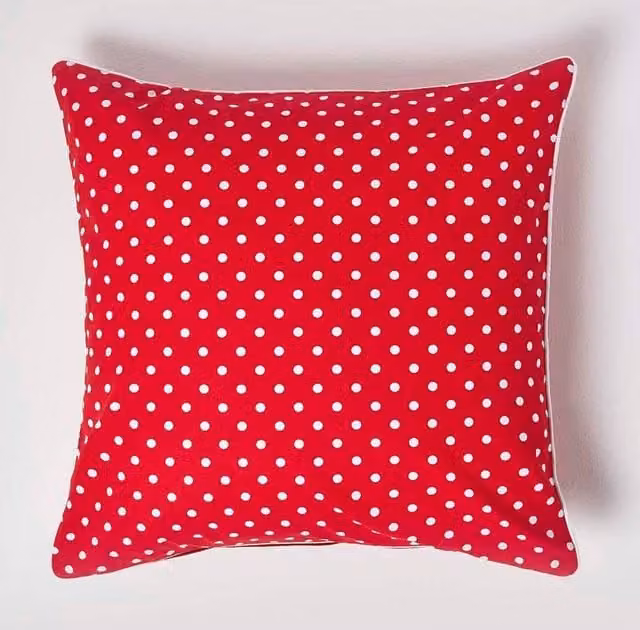 Homescapes Red and White Polka Dot Cotton Square Cushion Cover, W/D/H: 30 x 30 x 30 cm – 1