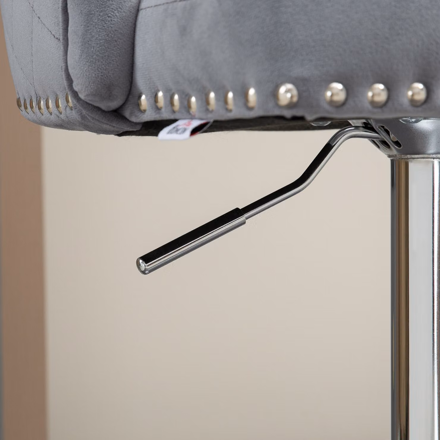HOMCOM Set of 2 Modern Swivel Bar Stools in Grey Velvet – 4