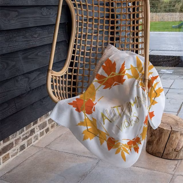 Benjamin Tate Design Autumn Vibes Fleece Blanket in Orange and Beige, W/D/H: 120 x 150 cm